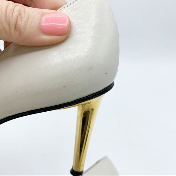 Stuart Weitzman Vintage Ivory Pointed Toe Pump w/Gold Metal Stiletto Heel 7.5 - Picture 15 of 16